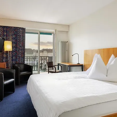 Hotel Merian Am Rhein 4*